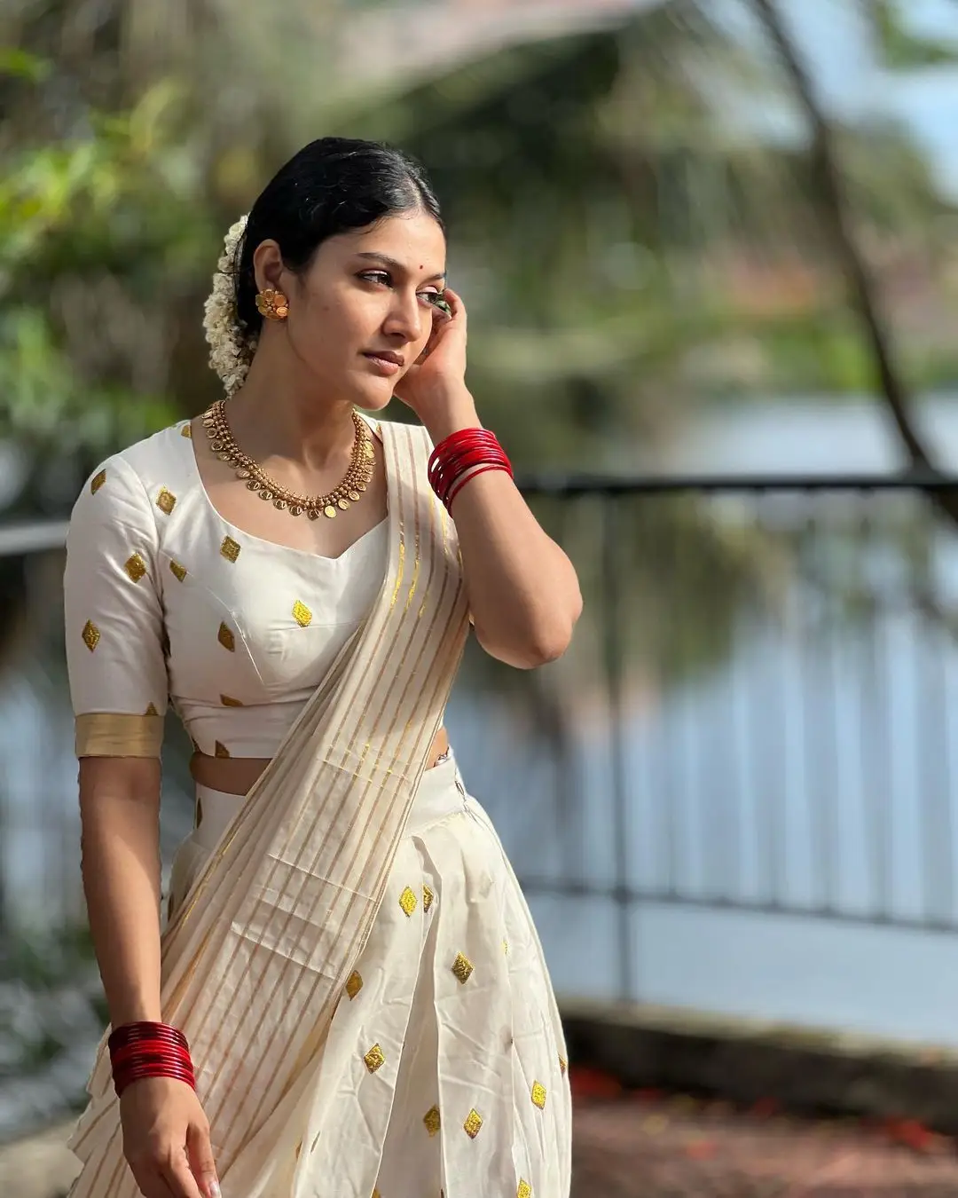 Indian Actress Anarkali Nazar Photoshoot in Traditional White Saree